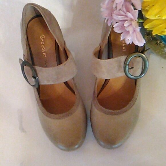 Chocolate Blu Taupe Leather Heels - Picture 12 of 12